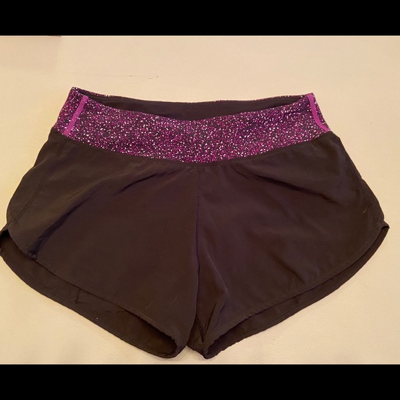 Lululemon Speed Up Black shorts - Picture 3 of 3